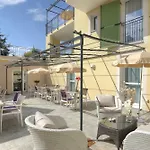 Otel La Bastide De L'oliveraie
