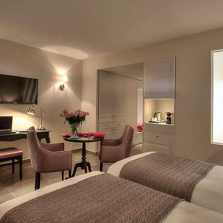 La Bastide De L'oliveraie Отель 4*