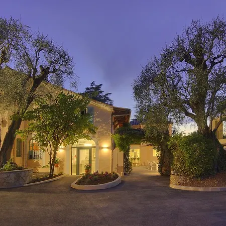 La Bastide De L'oliveraie Отель 4*