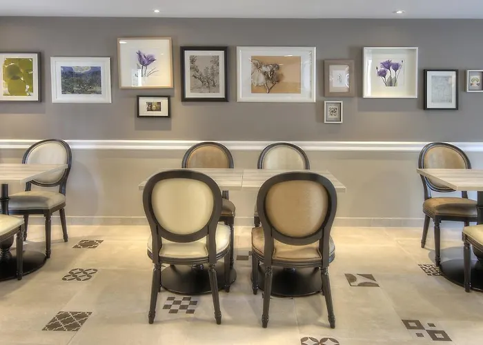 מלון La Bastide De L'oliveraie 4*