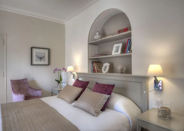 ラ バスティード ドゥ ロリビエ ホテル カンヌ