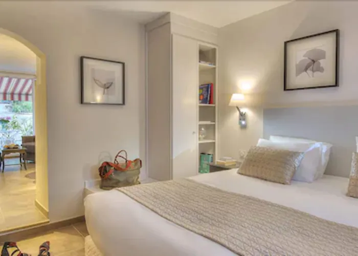 מלון La Bastide De L'oliveraie 4*