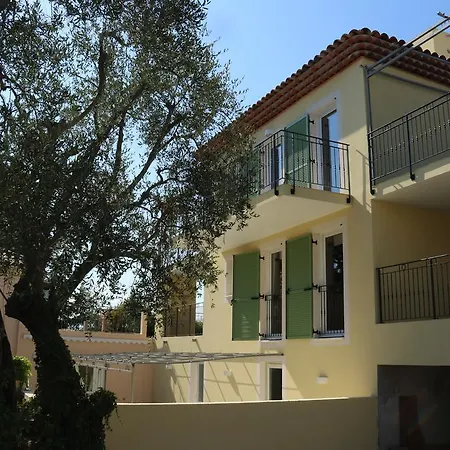 Hotel La Bastide De L'oliveraie