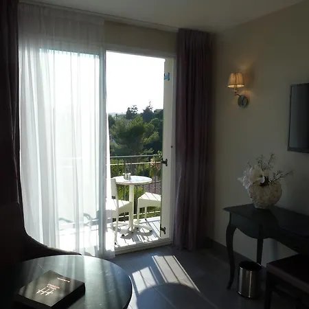 Hotel La Bastide De L'oliveraie 4*